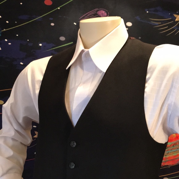 Black Vest - Picture 17 of 17